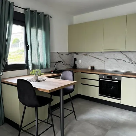 Helen Apartment Psakoudia